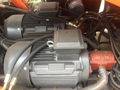 廣西扒渣機 二手輪胎式爬扒機 礦山機械設備扒渣機_襄陽永力通機械銷售部 - 商國互聯(lián)網